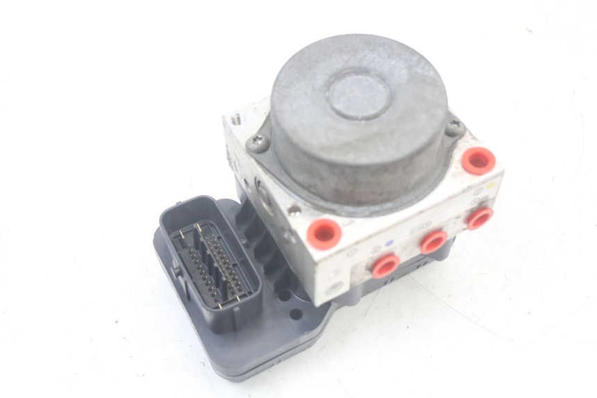 photo de POMPE ABS YAMAHA FJR ABS 1300 (2006 - 2012) - Points de fixation