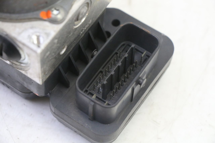 photo de POMPE ABS YAMAHA FJR ABS 1300 (2016 - 2020) - Points de fixation