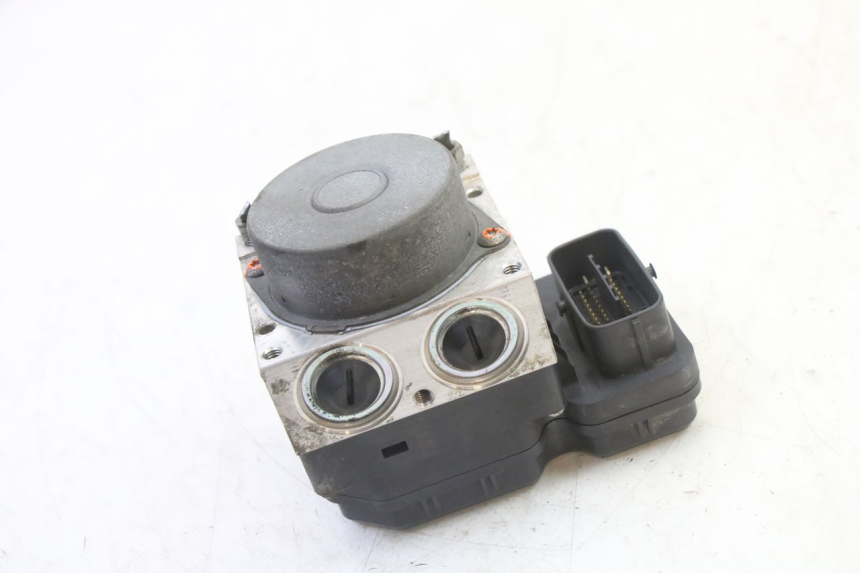 photo de POMPE ABS YAMAHA FJR ABS 1300 (2006 - 2012) - Autre angle de vue