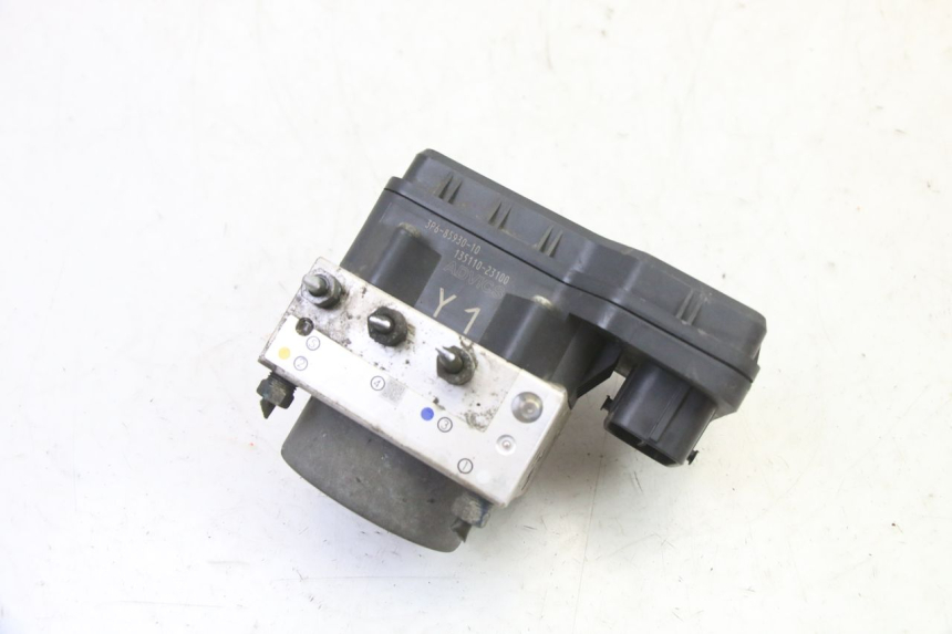 photo de POMPE ABS YAMAHA FJR ABS 1300 (2006 - 2012) - Gros plan technique