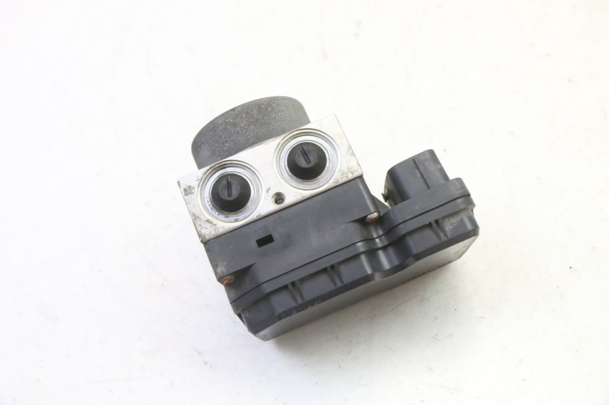 photo de POMPE ABS YAMAHA FJR ABS 1300 (2006 - 2012) - Points de fixation