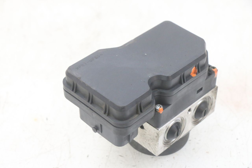 photo de POMPE ABS YAMAHA FJR ABS 1300 (2006 - 2012) - Marquages et références