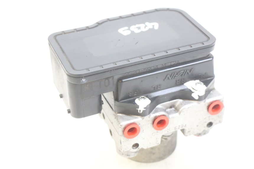 photo de POMPE ABS HONDA FJS SILVERWING SILVER WING 400 (2009 - 2016) - Points de fixation