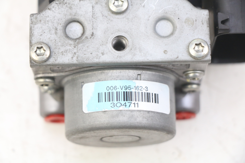 photo de POMPE ABS HONDA FORZA 125 (2015 - 2016) - Zoom état d’usage