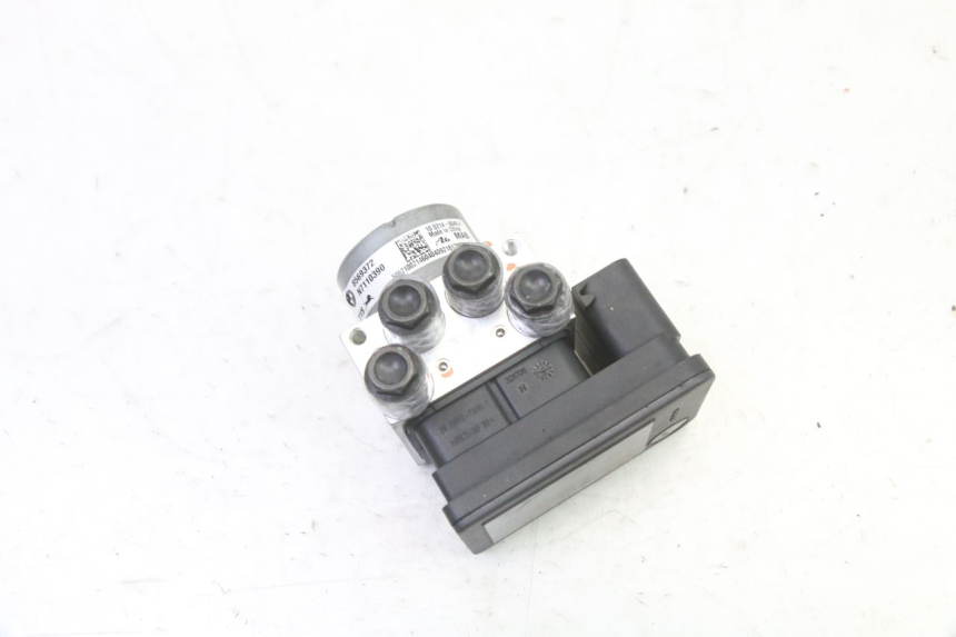 photo de POMPE ABS  BMW G310 R 310 (2016 - 2020) - Détail de la pièce
