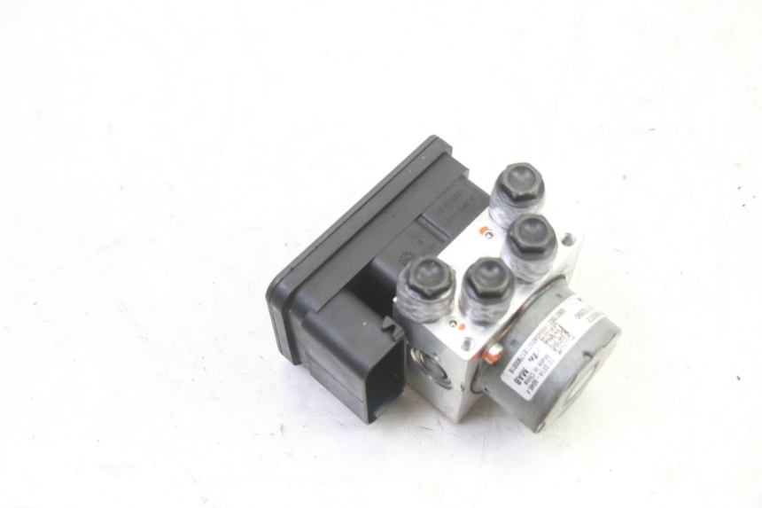 photo de POMPE ABS  BMW G310 R 310 (2016 - 2020) - Zoom état d’usage