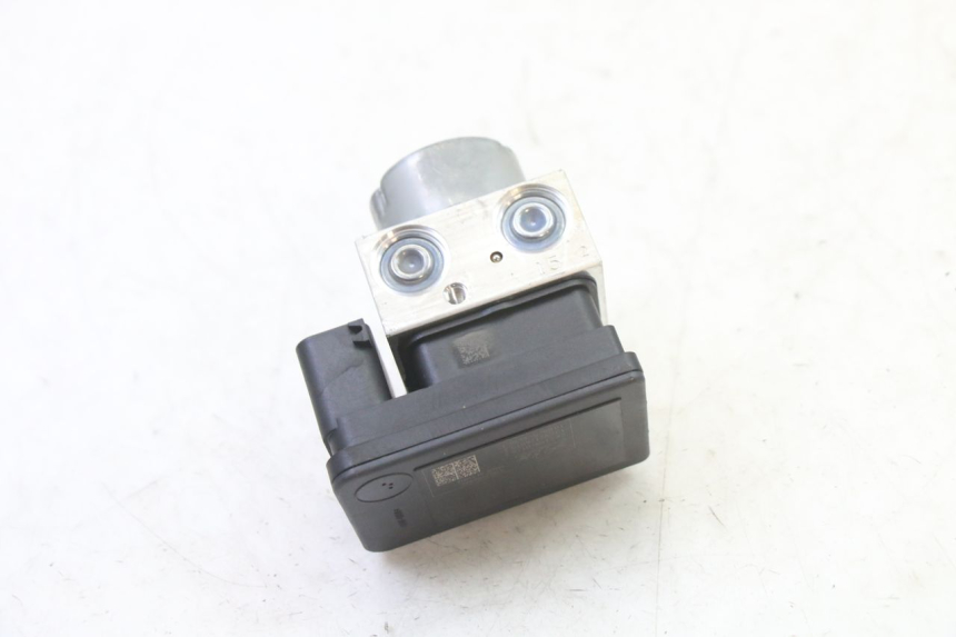 photo de POMPE ABS  BMW G310 R 310 (2016 - 2020) - Points de fixation