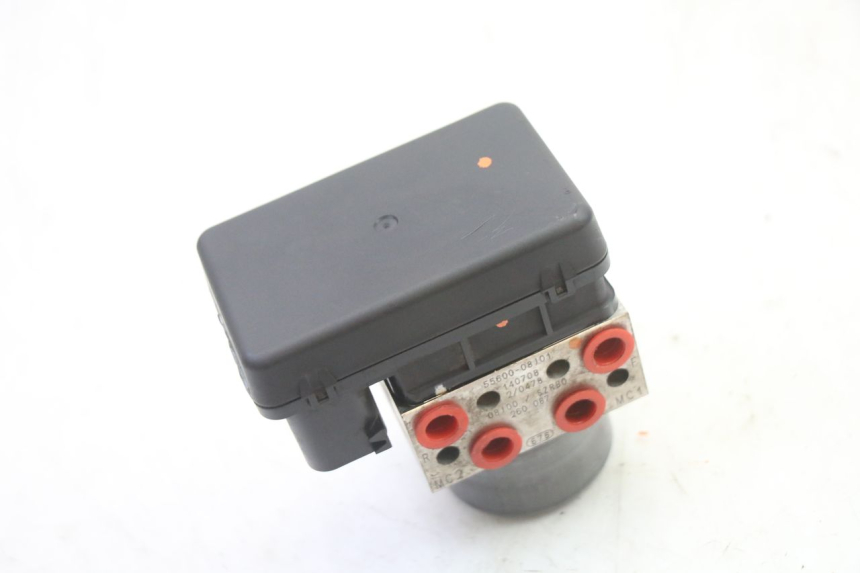 photo de POMPE ABS  SUZUKI GSR 750 (2011 - 2017) - Points de fixation