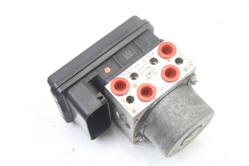 photo de POMPE ABS  HONDA FORZA 125 (2021 - 2025) - Gros plan technique