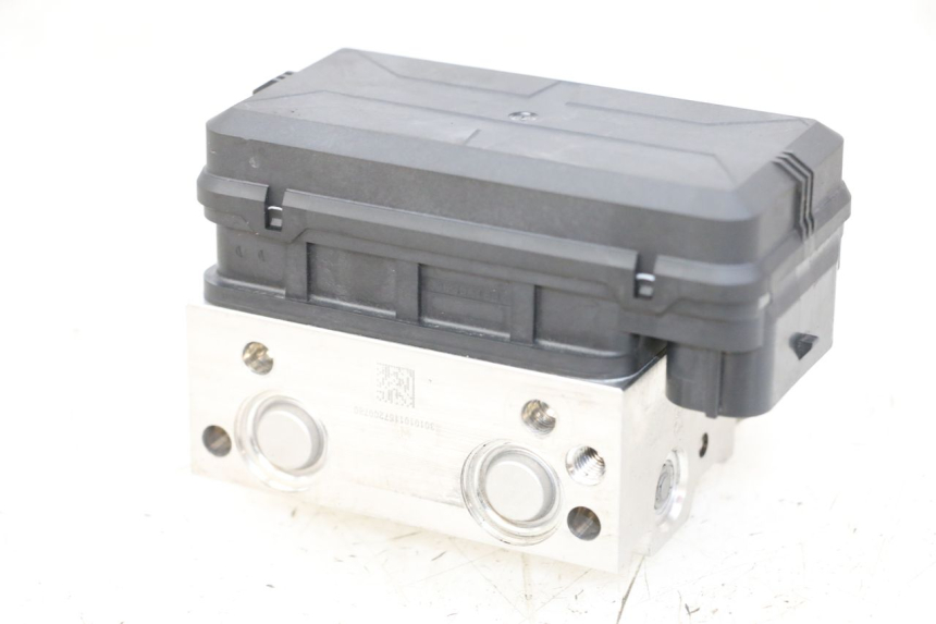 photo de POMPE ABS  HUSQVARNA SVARTPILEN 401 (2018 - 2023) - Points de fixation