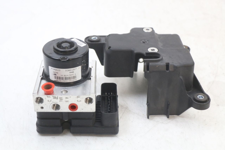 photo de POMPE ABS  PIAGGIO MP3 HPE 350 (2018 - 2020) - Vue principale