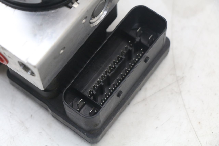 photo de POMPE ABS  PIAGGIO MP3 HPE 350 (2018 - 2020) - Autre angle de vue