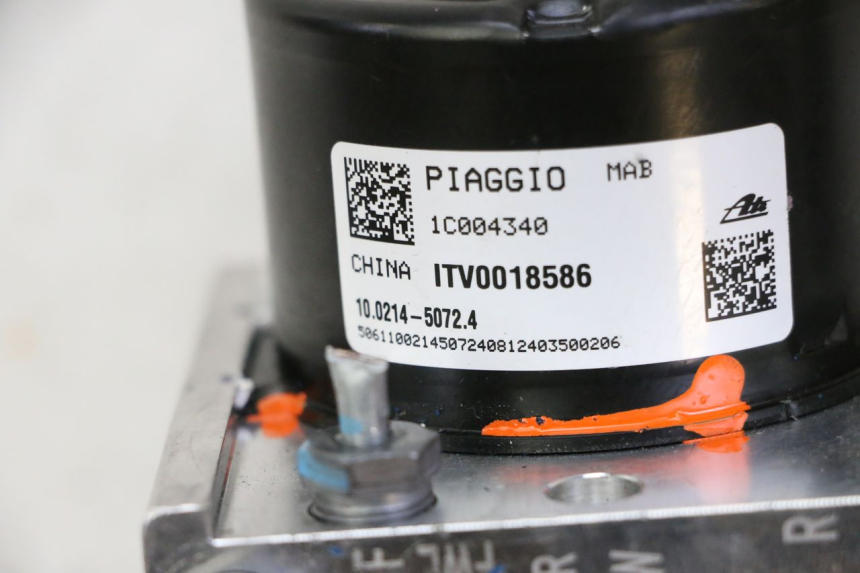 photo de POMPE ABS  PIAGGIO MP3 HPE 310 (2024 - 2025) - Autre angle de vue