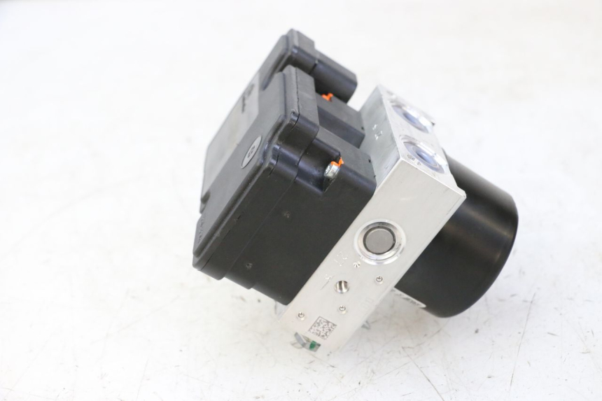 photo de POMPE ABS  PIAGGIO MP3 HPE 310 (2024 - 2025) - Points de fixation