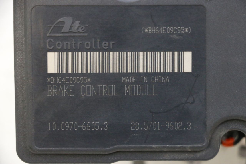 photo de POMPE ABS  PIAGGIO MP3 500 (2014 - 2017) - Points de fixation