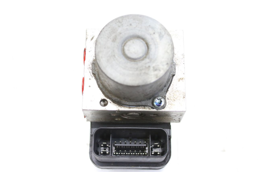 photo de POMPE ABS YAMAHA MT-07 MT07 700 (2018 - 2020) - Zoom état d’usage