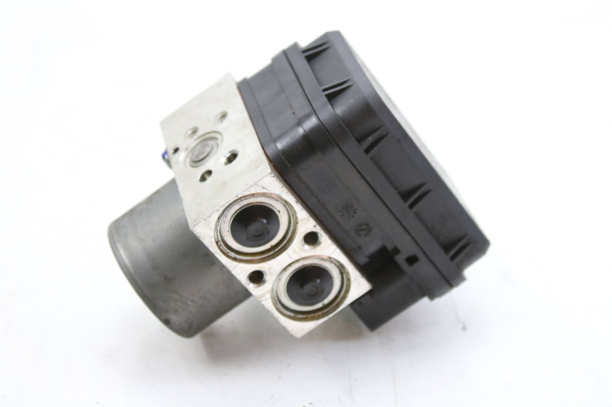 photo de POMPE ABS YAMAHA MT-07 MT07 700 (2018 - 2020) - Gros plan technique