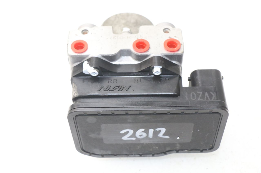 photo de POMPE ABS  HONDA NSS EX FORZA 250 (2005 - 2013) - Gros plan technique