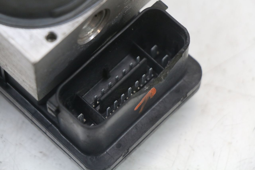 photo de POMPE ABS  PEUGEOT BELVILLE 125 (2017 - 2021) - Autre angle de vue