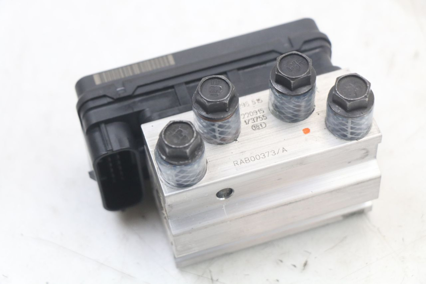 photo de POMPE ABS  ROYAL ENFIELD CONTINENTAL GT 650 (2019 - 2024) - Zoom état d’usage