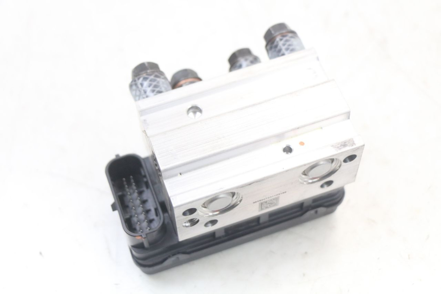 photo de POMPE ABS  ROYAL ENFIELD CONTINENTAL GT 650 (2019 - 2024) - Autre angle de vue