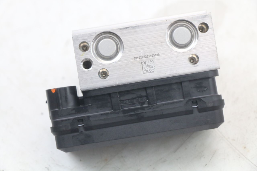 photo de POMPE ABS  ROYAL ENFIELD CONTINENTAL GT 650 (2019 - 2024) - Vue d’ensemble