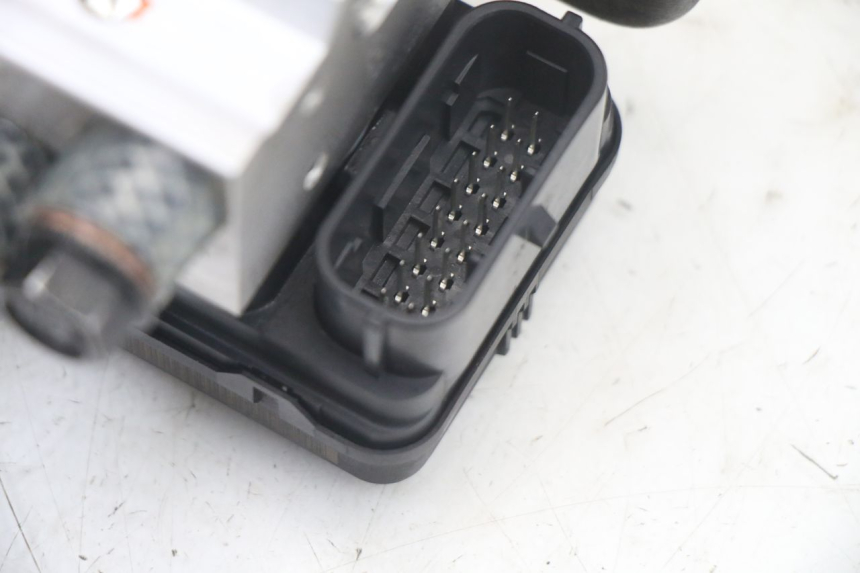 photo de POMPE ABS  ROYAL ENFIELD HYMALAYAN 410 (2016 - 2023) - Zoom état d’usage