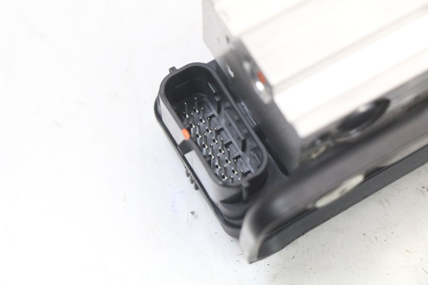 photo de POMPE ABS  ROYAL ENFIELD SCRAM 411 (2022 - 2024) - Points de fixation