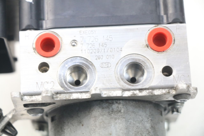 photo de POMPE ABS  BMW S RR ABS S1000RR 1000 (2009 - 2011) - Autre angle de vue