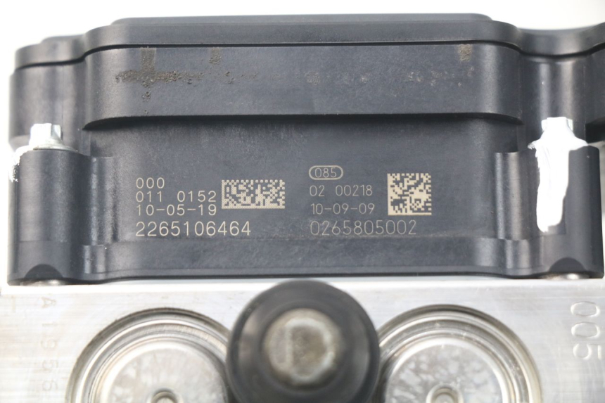 photo de POMPE ABS  BMW S RR ABS S1000RR 1000 (2009 - 2011) - Points de fixation