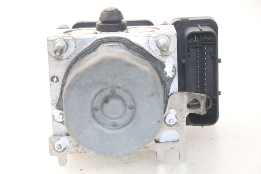 photo de POMPE ABS  BMW S RR ABS S1000RR 1000 (2009 - 2011) - Marquages et références