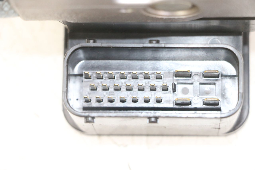 photo de POMPE ABS  PEUGEOT SATELIS 125 (2013 - 2018) - Points de fixation