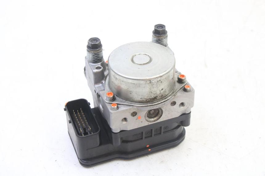 photo de POMPE ABS  PEUGEOT SATELIS 125 (2013 - 2018) - Autre angle de vue