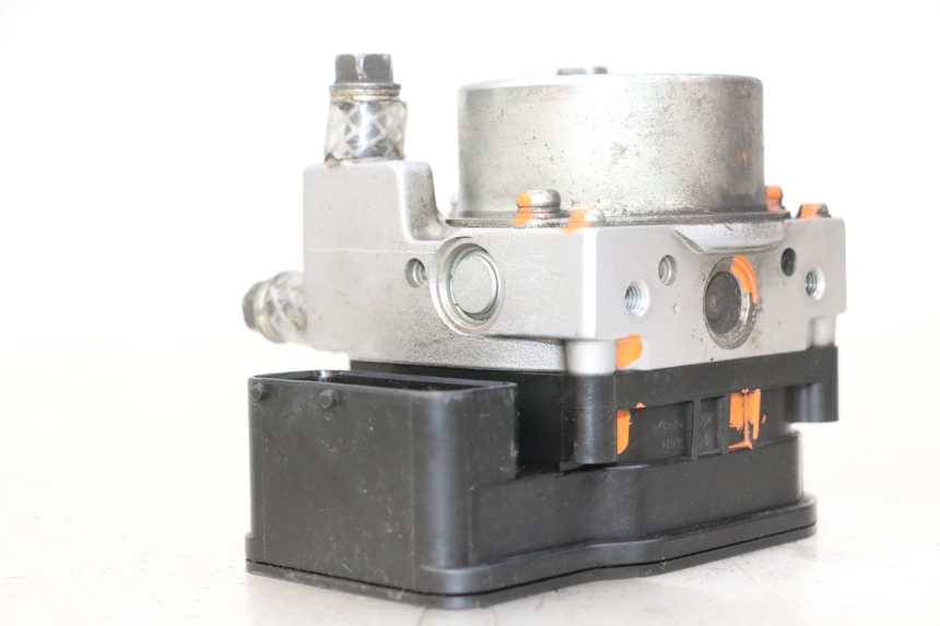 photo de POMPE ABS  PEUGEOT SATELIS 125 (2013 - 2018) - Points de fixation