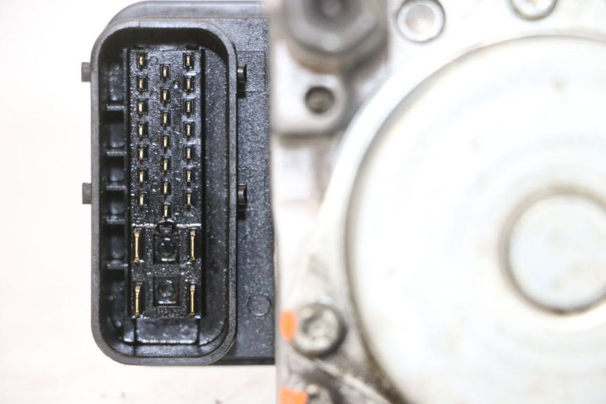 photo de POMPE ABS  PEUGEOT SATELIS 125 (2013 - 2018) - État de surface