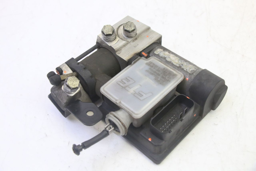 photo de POMPE ABS PEUGEOT SATELIS 125 (2006 - 2009) - Autre angle de vue