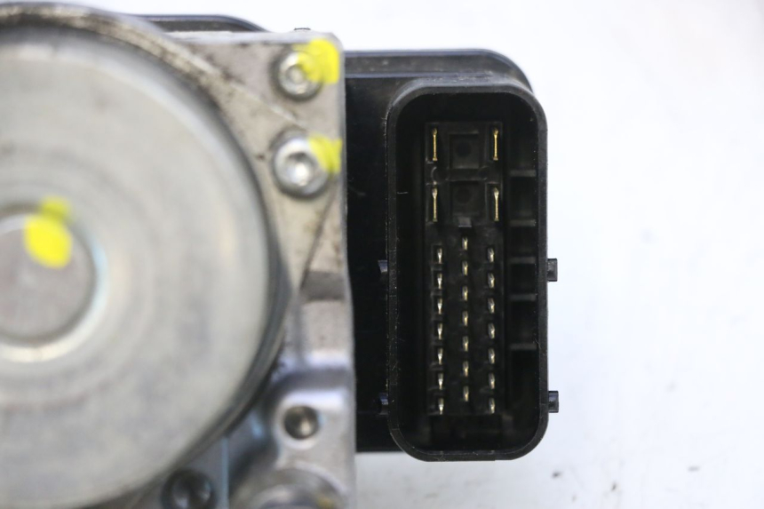 photo de POMPE ABS  PEUGEOT SATELIS 125 (2013 - 2018) - Points de fixation