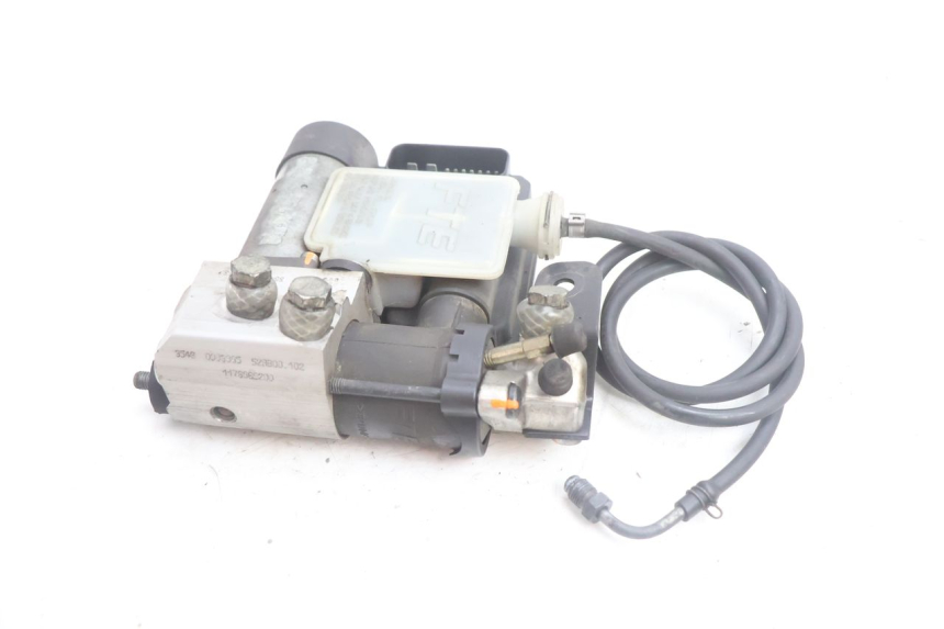 photo de POMPE ABS PEUGEOT SATELIS 125 (2006 - 2009) - Gros plan technique
