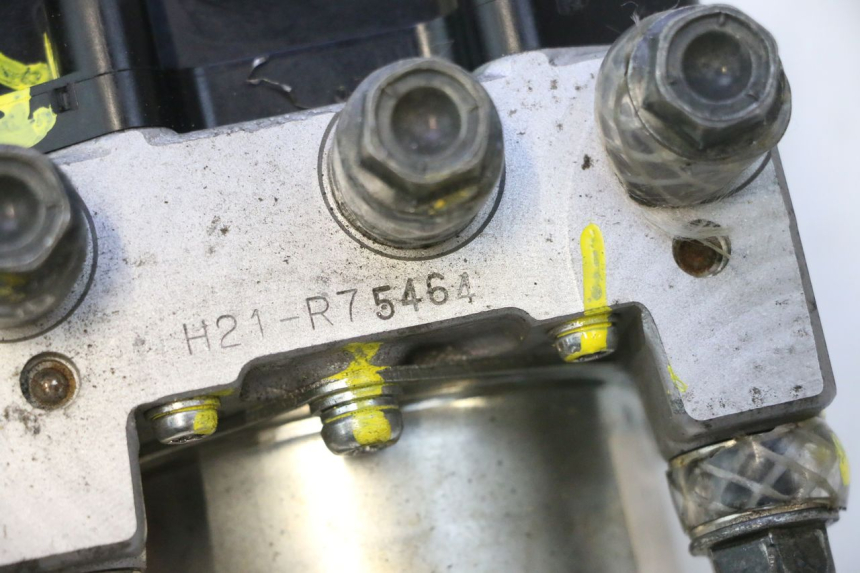 photo de POMPE ABS  PEUGEOT SATELIS 125 (2013 - 2018) - Autre angle de vue