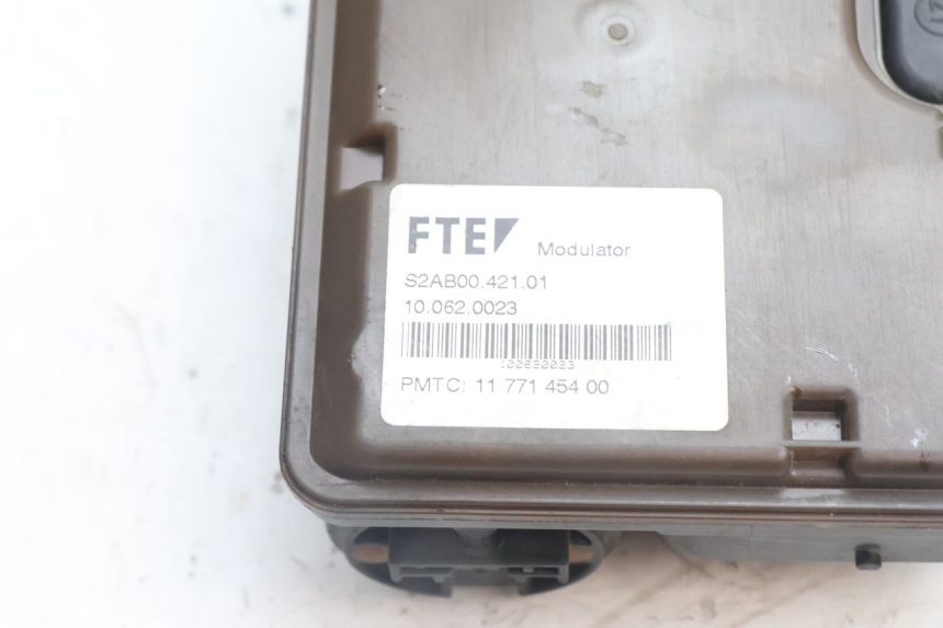 photo de POMPE ABS PEUGEOT SATELIS 125 (2006 - 2009) - État de surface