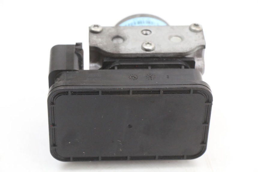 photo de POMPE ABS  HONDA SH ABS 125 (2012 - 2017) - Gros plan technique