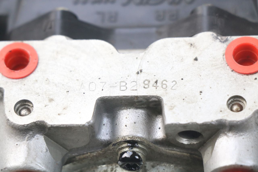 photo de POMPE ABS  TRIUMPH SPRINT ST ABS 1050 (2005 - 2007) - Gros plan technique