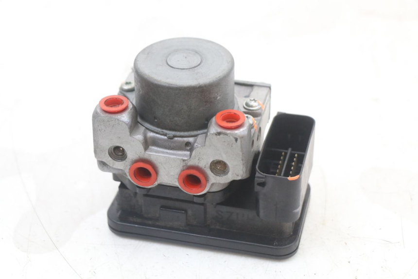 photo de POMPE ABS  SUZUKI BURGMAN 125 (2018 - 2021) - Zoom état d’usage