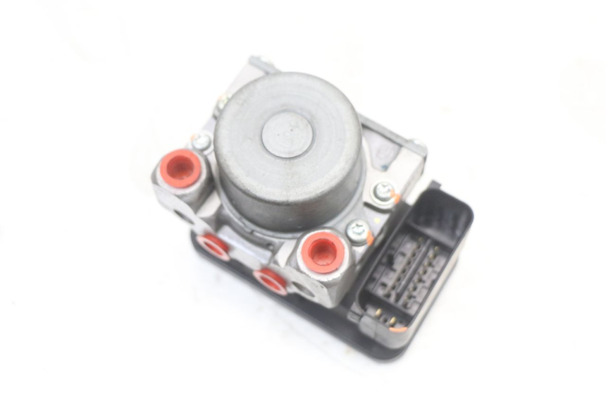 photo de POMPE ABS  SUZUKI BURGMAN 125 (2018 - 2021) - Gros plan technique