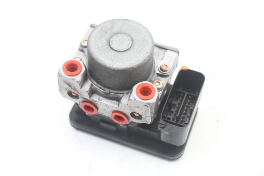 photo de POMPE ABS  SUZUKI BURGMAN 125 (2018 - 2021) - Détail de la pièce