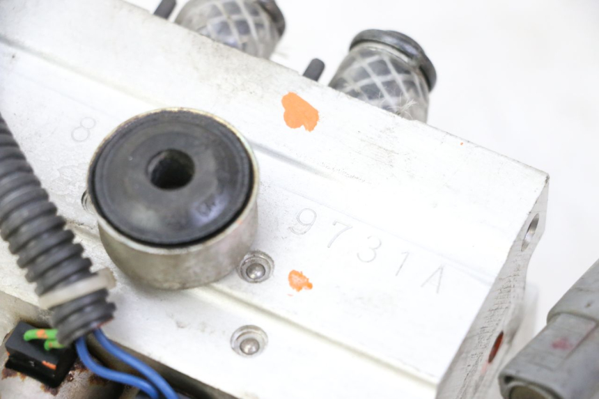 photo de POMPE ABS YAMAHA TDM ABS 900 (2002 - 2014) - Zoom composants