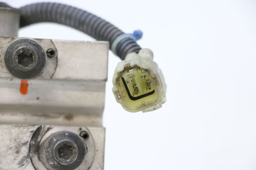 photo de POMPE ABS YAMAHA TDM ABS 900 (2002 - 2014) - Marquages et références