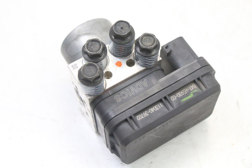 photo de POMPE ABS  YAMAHA TRACER 7 700 (2020 - 2024) - Autre angle de vue