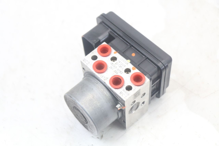 photo de POMPE ABS KAWASAKI VERSYS ABS 650 (2015 - 2018) - Détail de la pièce