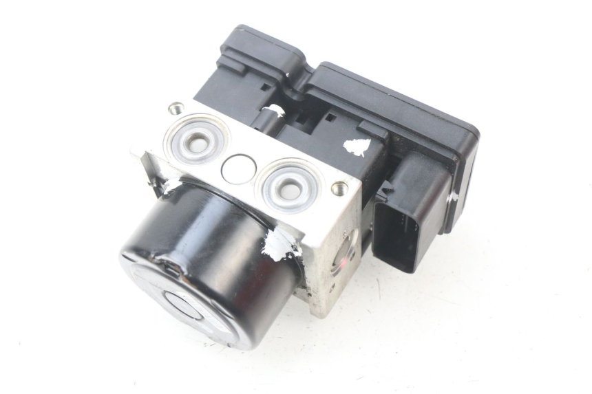 photo de POMPE ABS  PIAGGIO VESPA GTS SUPER IE 125 (2009 - 2016) - Points de fixation